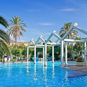 https://vive-benalmadena-estudio-benal-beach-1-02-frontal-al-mar.1costadelsol.com